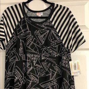 LuLaRoe Carly Medium NWT Black and white ships!